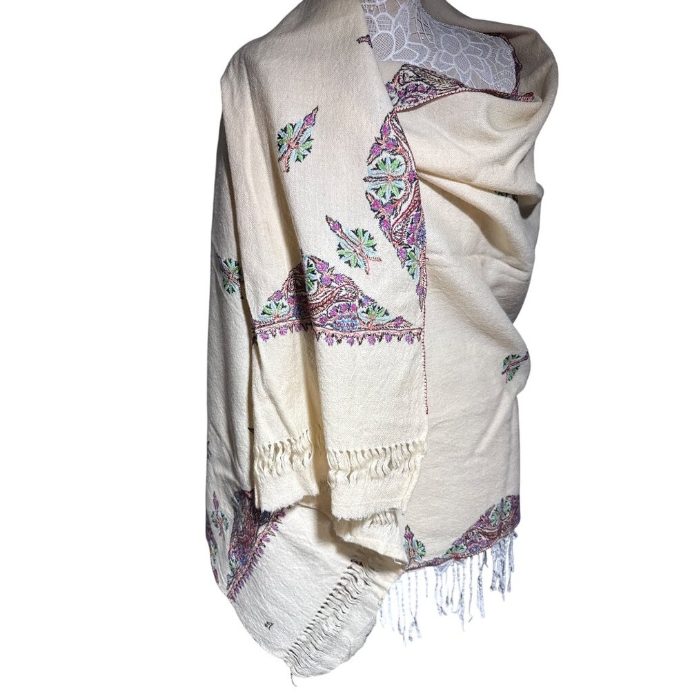 Hand-Embroidered Kashmiri Pashmina Shawl - Cream Wool With Silk Thread Floral Pa